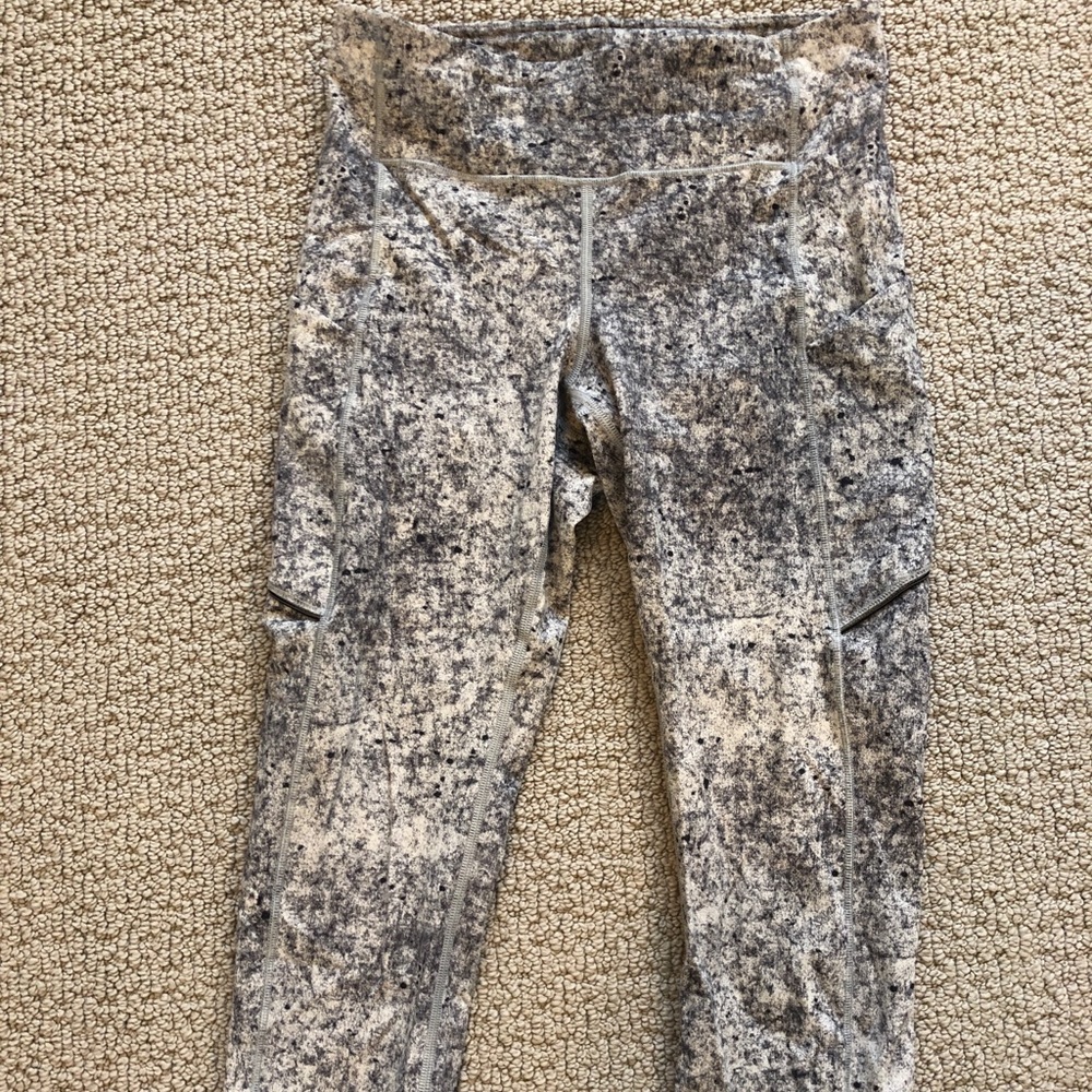 Lululemon cropped leggings